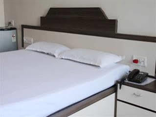 Hotel Madhuban Mahabaleshwar Luaran gambar